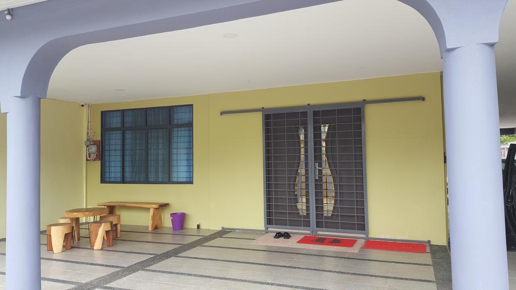Ellis Lot 310 Villa Kuching Exteriör bild
